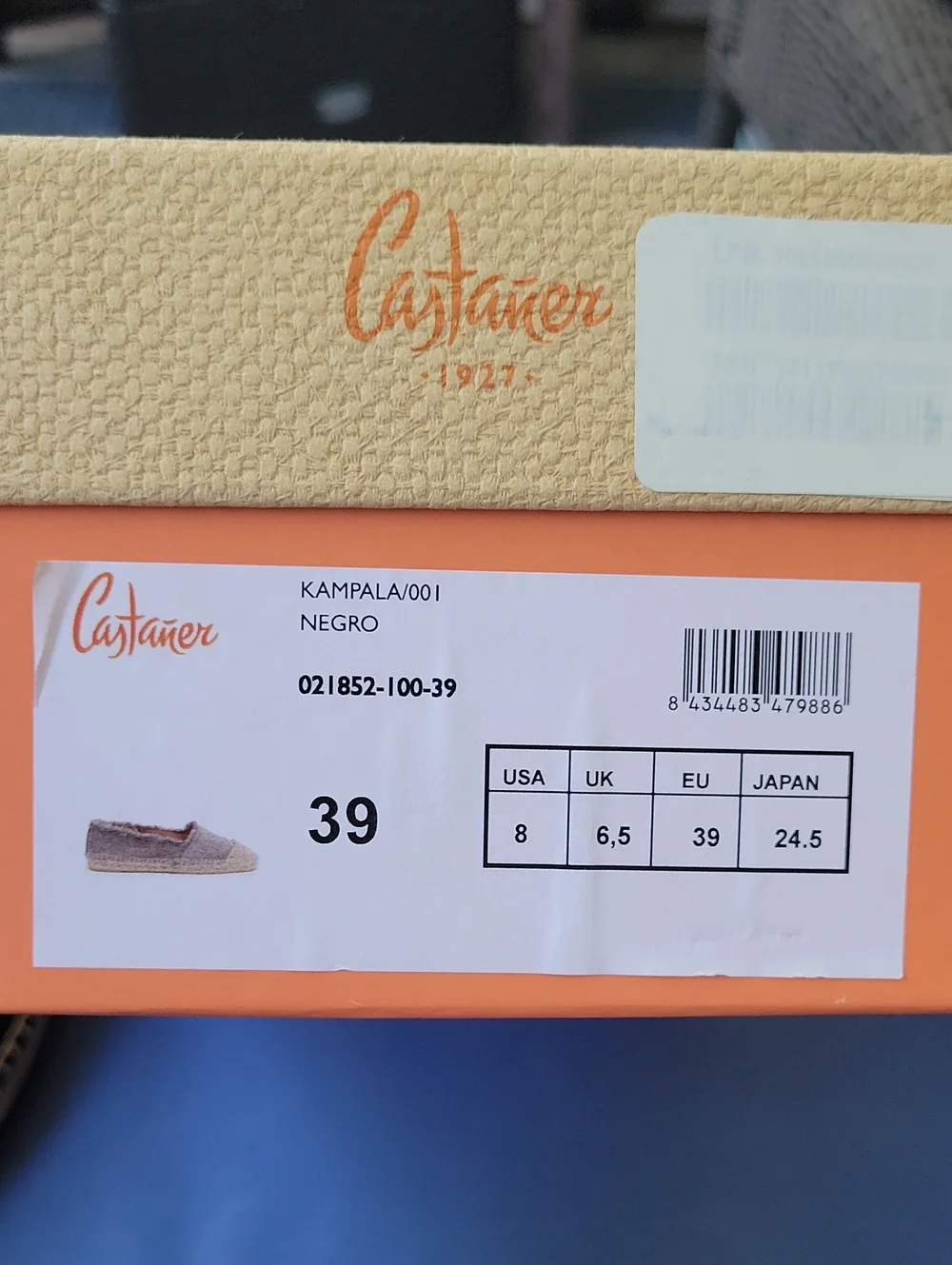Castaner barely worn